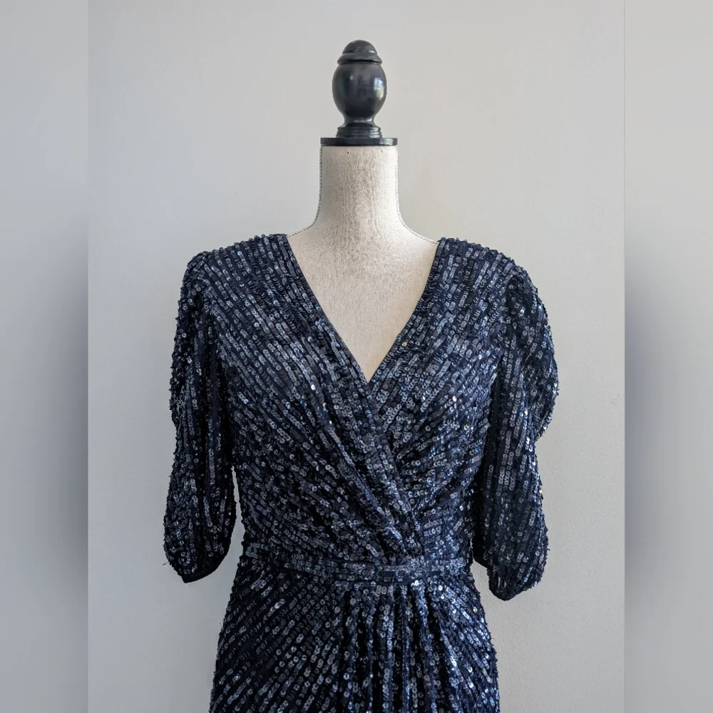 Like new Sz 10 Mac Dugal Sequined V Neck Short Sleeve Midi Dress - Picture 5 of 17